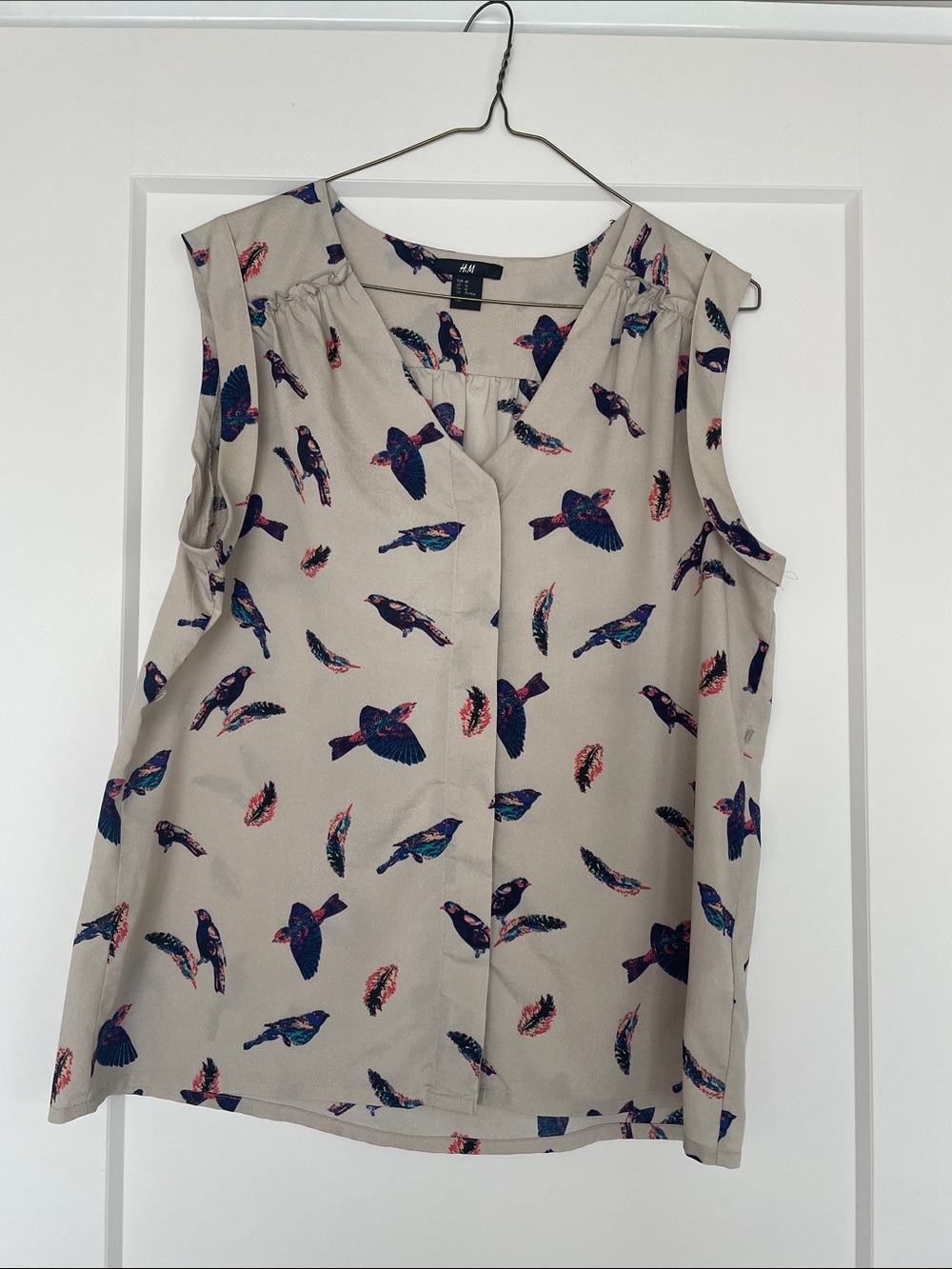 H&M Beige Sleeveless V-Neck Bird Print Camisole